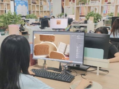 Cosmetic Bag Design Team