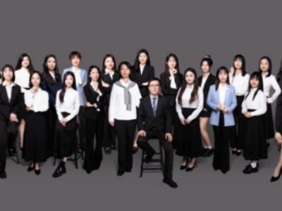 Cosmetic Bag Service Team